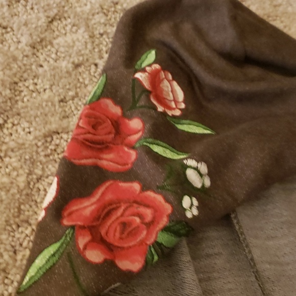 J story cropped olive green hoodie - Picture 3 of 3